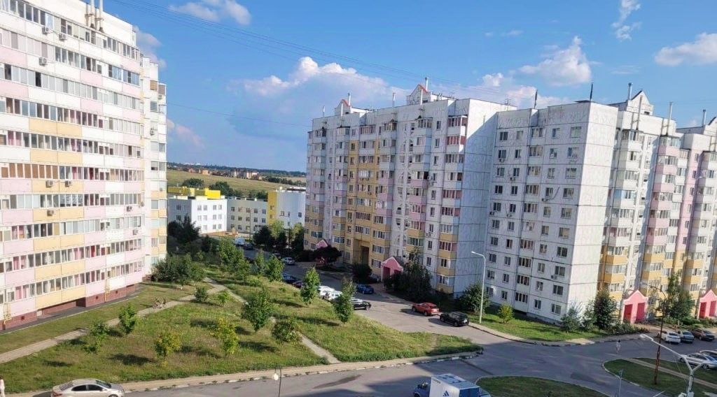 квартира г Белгород Западный ул Есенина 52 фото 3