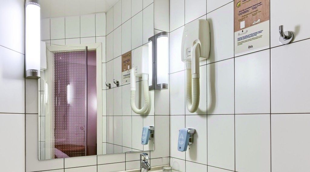 комната г Омск р-н Центральный ул Ленина 22 фото 9