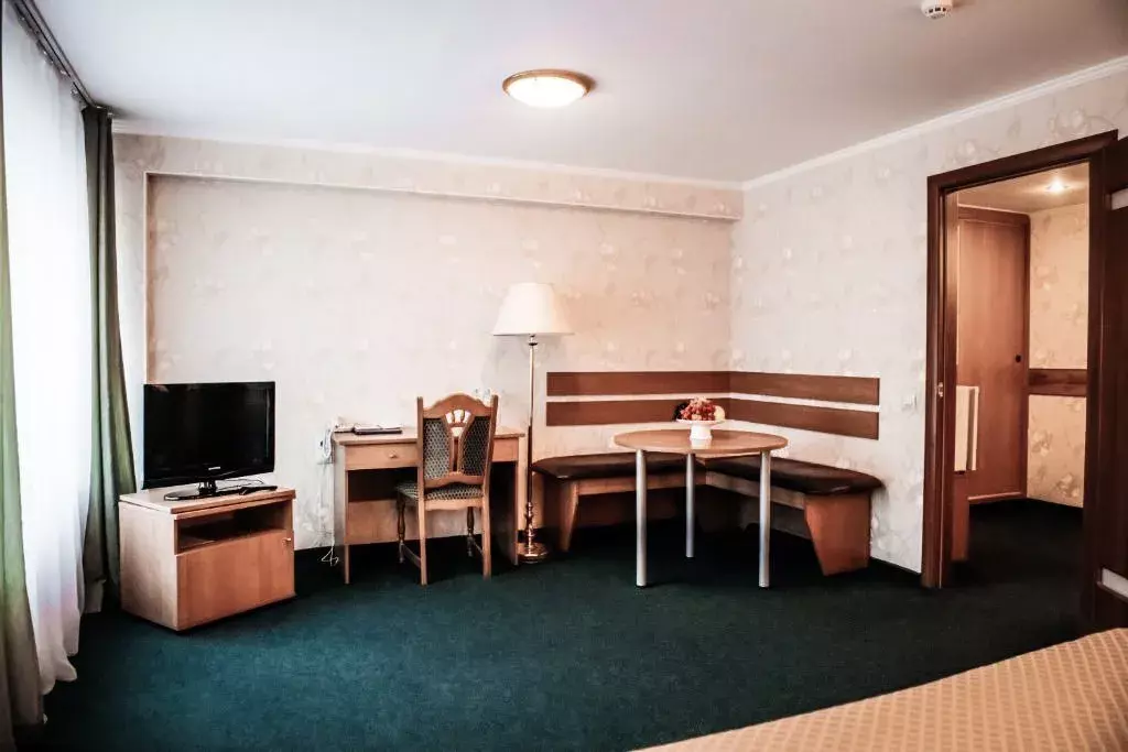 комната г Тамбов Льва Толстого площадь, 4А, к 1 фото 2