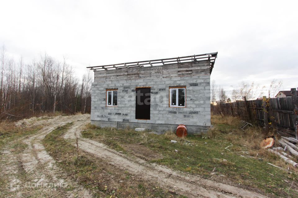 дом г Нягань городской округ Нягань, Городская площадь фото 2