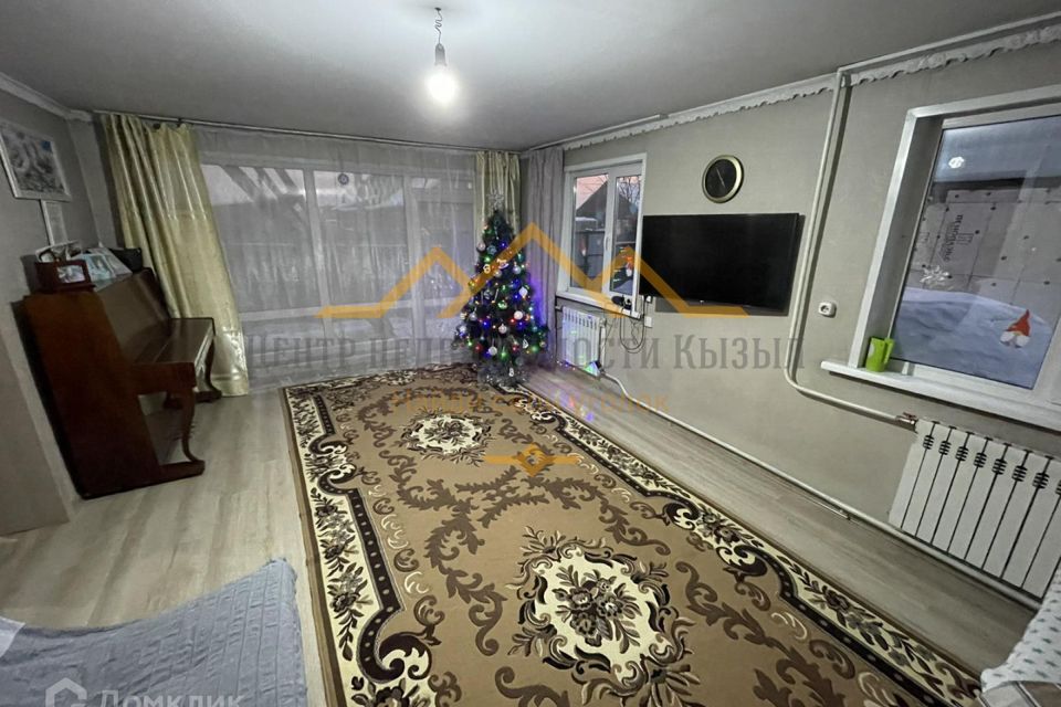 дом р-н Кызылский пгт Каа-Хем ул Калинина фото 1