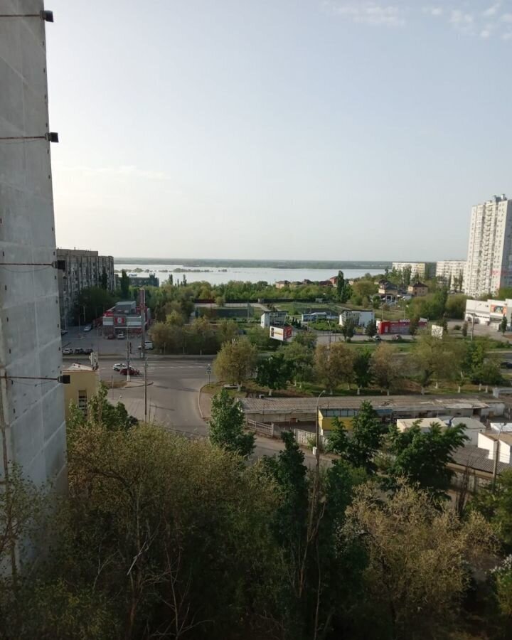 квартира г Волгоград р-н Тракторозаводский ул им. академика Богомольца 6 фото 1