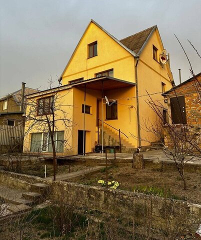 дом с Украинка ул Мира 15а фото