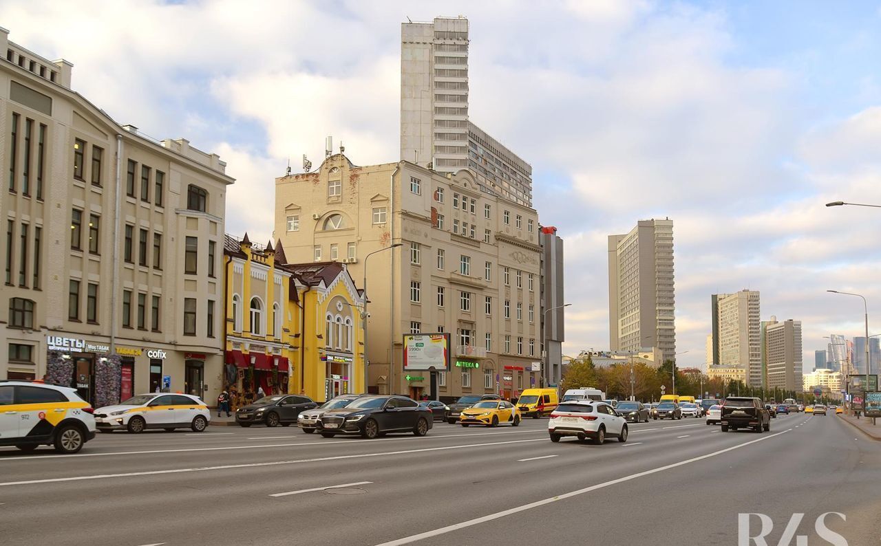 торговое помещение г Москва метро Арбатская ул Новый Арбат 3с/1 фото 5