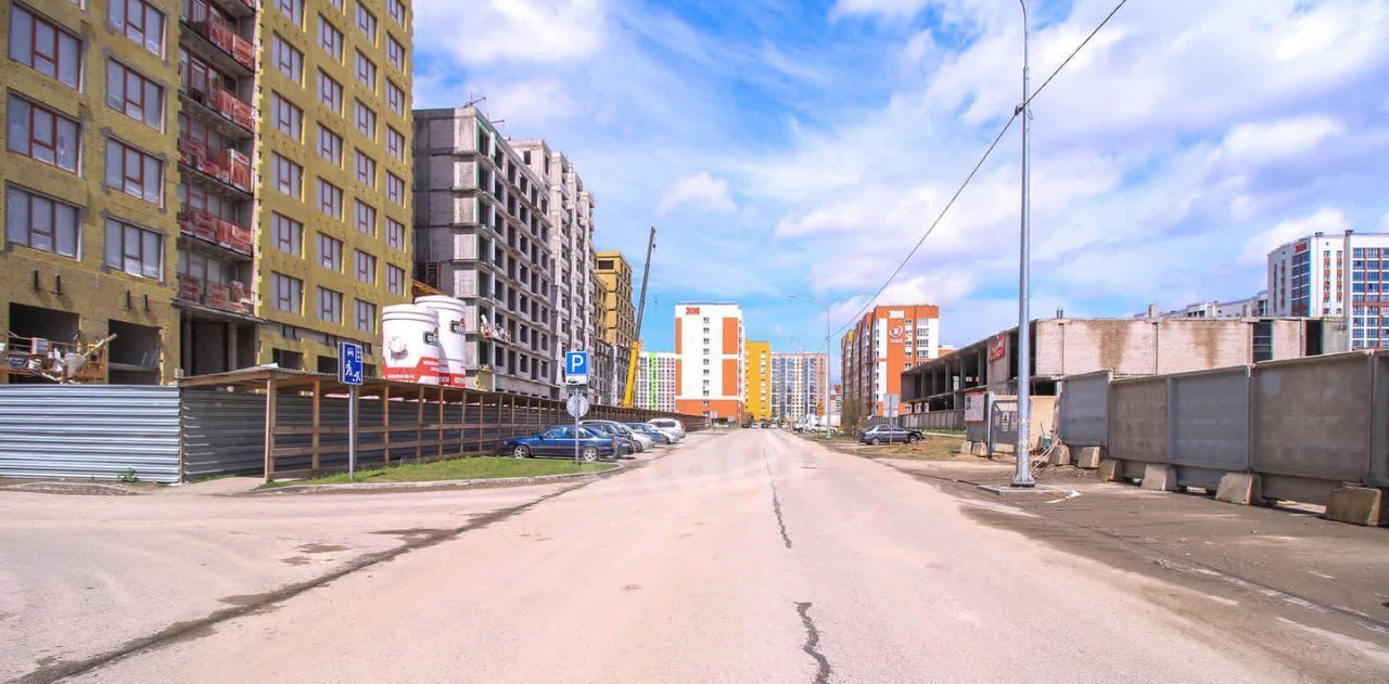 квартира г Барнаул р-н Индустриальный ул Сергея Семенова 27/2 фото 4