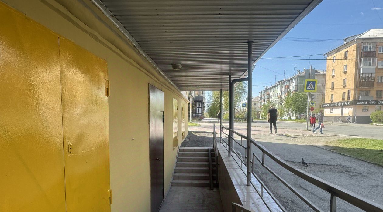 торговое помещение г Нижний Тагил р-н Ленинский ул Пархоменко 22 фото 3