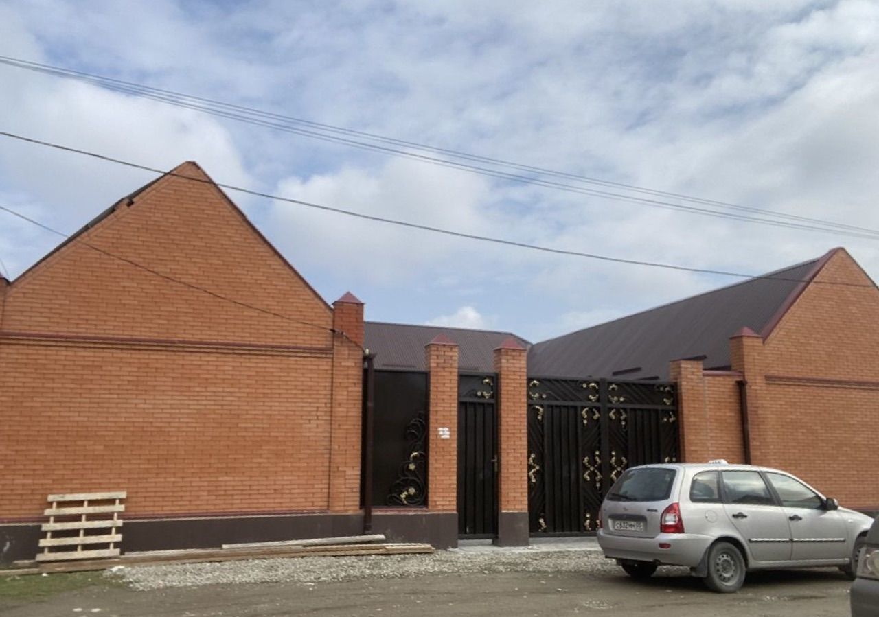 дом р-н Гудермесский г Гудермес Гудермесское городское поселение, ул. Иванцова фото 1