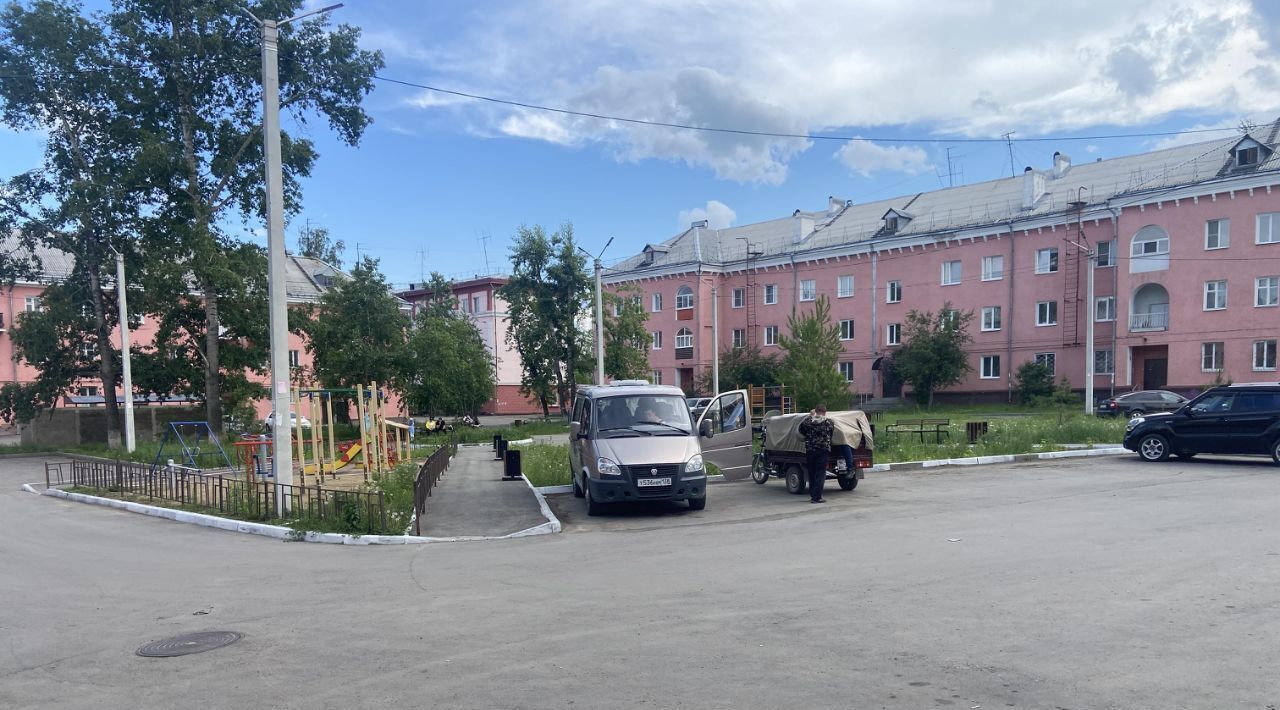 квартира г Усолье-Сибирское ул Коростова 1 фото 1