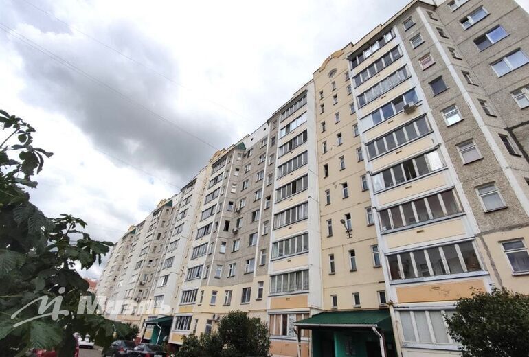 квартира г Орел р-н Заводской б-р Молодежи 8 фото 1