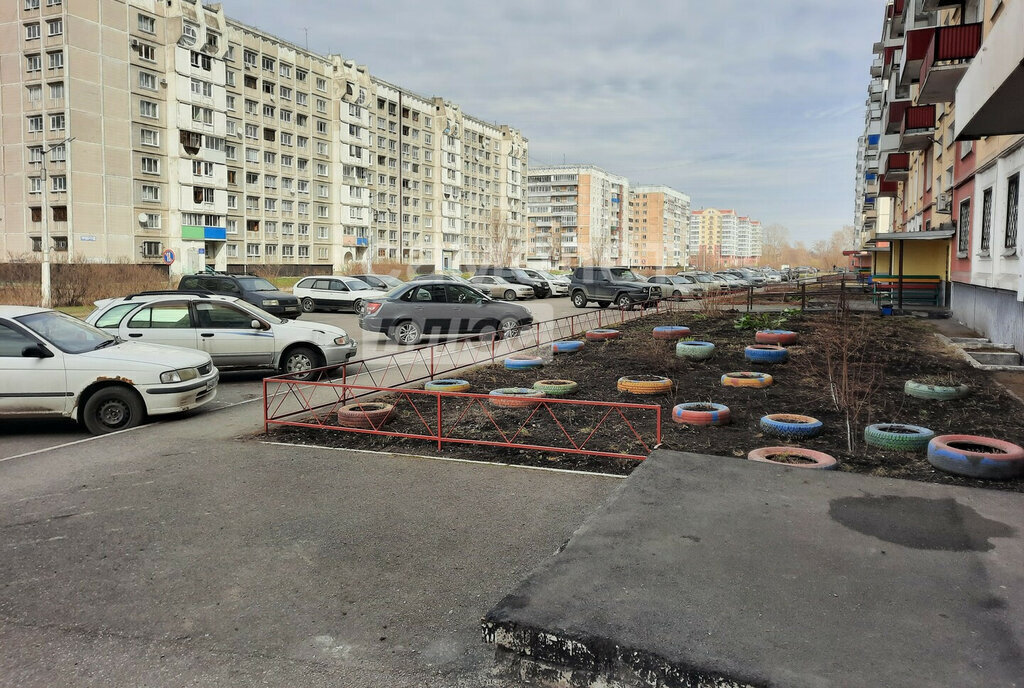 квартира г Новокузнецк р-н Орджоникидзевский ул 40 лет Победы 8 фото 11