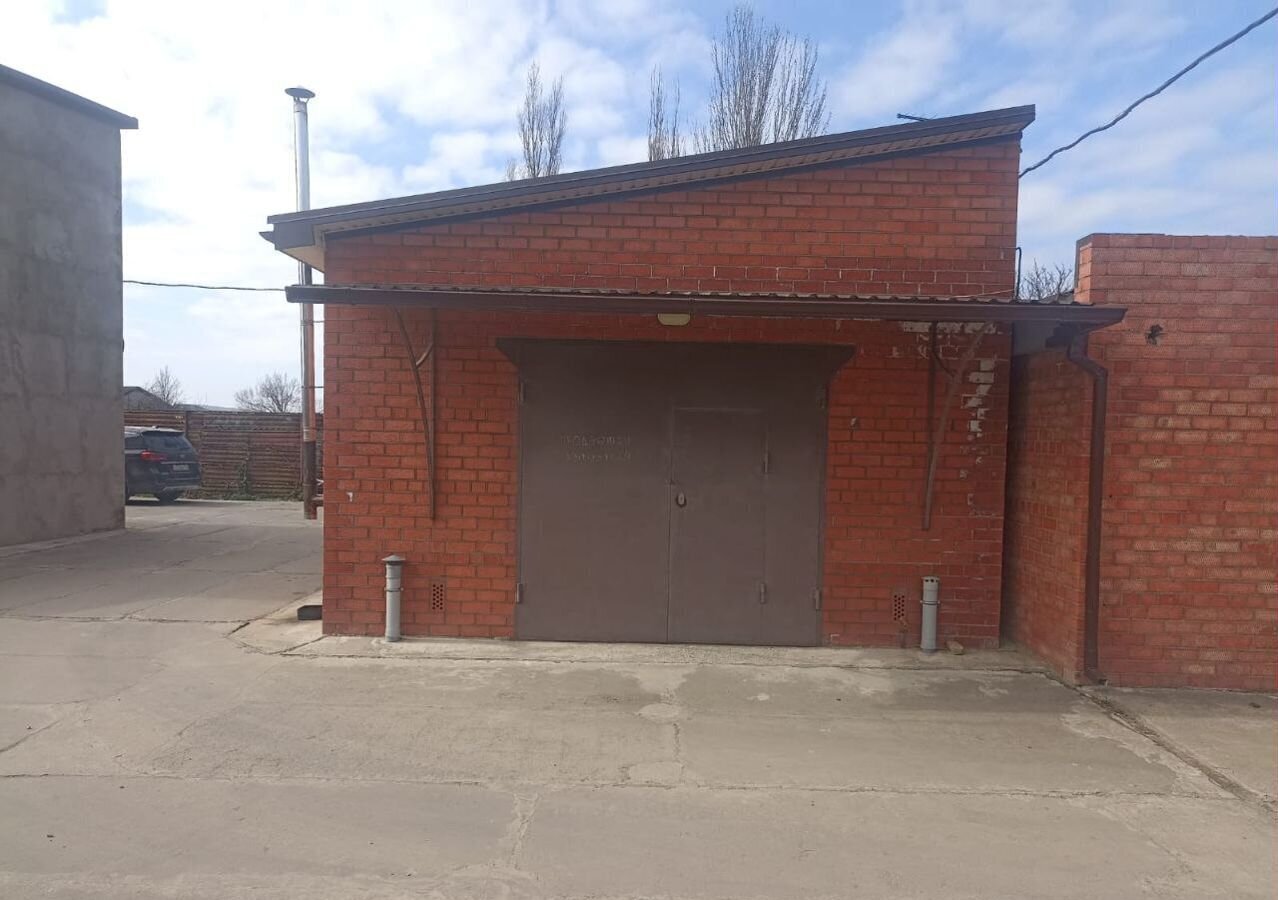 гараж р-н Ейский г Ейск ул К.Либкнехта 210 фото 2