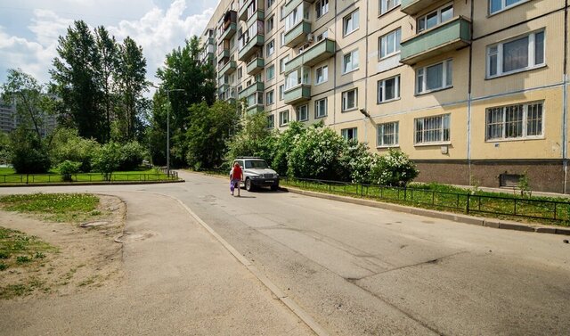 метро Комендантский Проспект округ Озеро Долгое фото