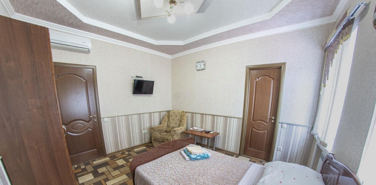 комната г Саратов р-н Октябрьский ул. Имени Н. Г. Чернышевского, 139 фото 3