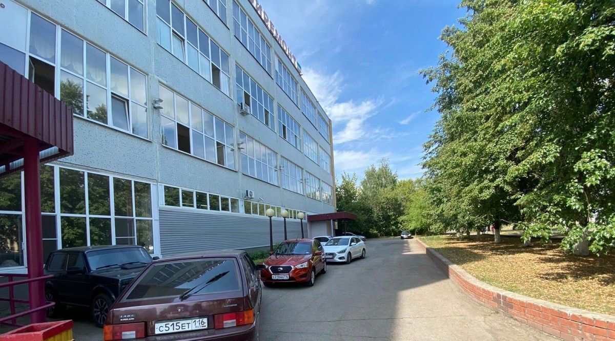 офис г Набережные Челны р-н Автозаводский пр-кт Яшьлек 7 фото 4