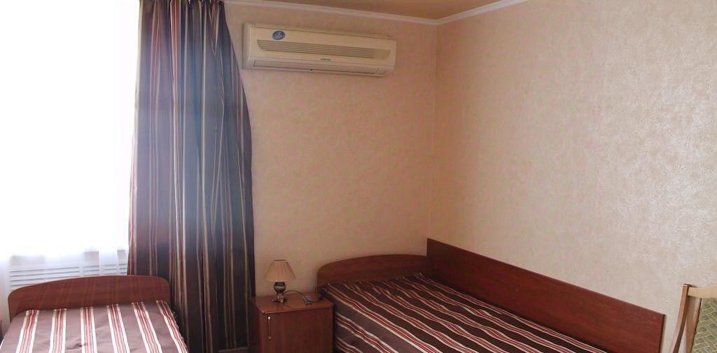 комната г Астрахань р-н Кировский ул Красная Набережная 23 фото 1