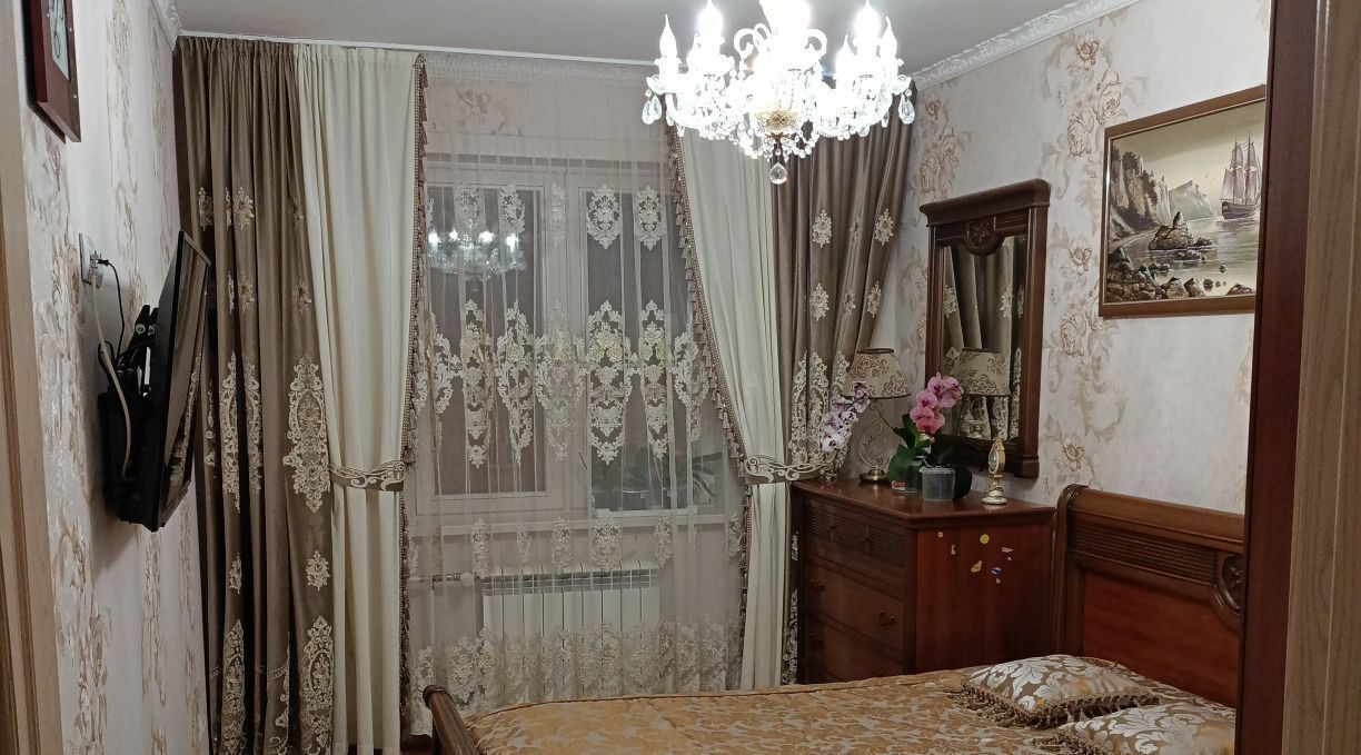 квартира г Набережные Челны р-н Центральный 35-й комплекс 8/1 фото 1