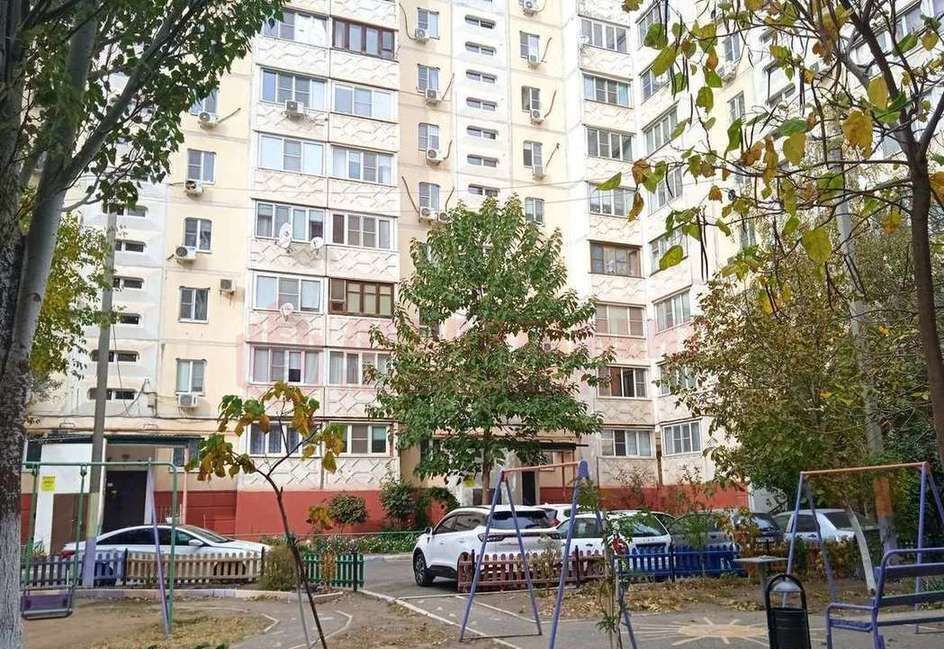 квартира г Астрахань р-н Кировский ул Куликова 13к/3 фото 1