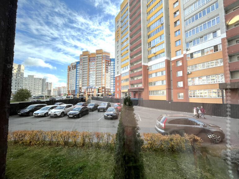 квартира г Брянск р-н Советский ул Горбатова 45 фото 4