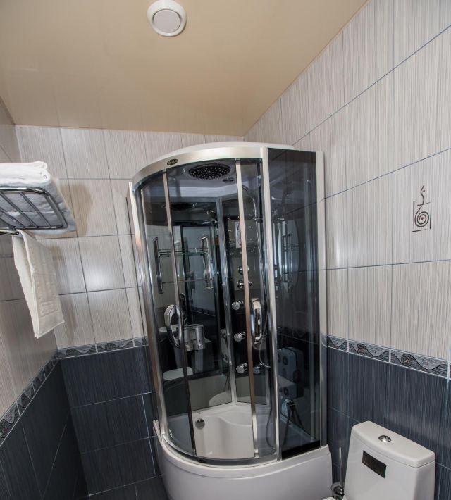 комната г Саратов р-н Кировский ул. Имени В. Г. Рахова, 240 фото 5