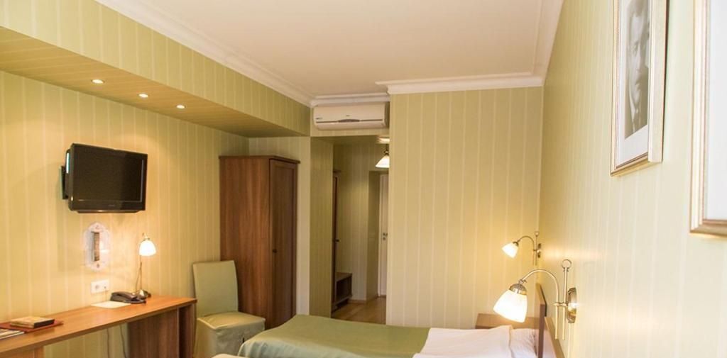 комната г Ярославль р-н Кировский ул Революционная 34 фото 5