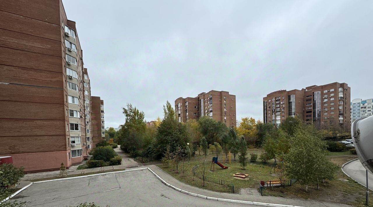 квартира г Тольятти р-н Автозаводский ул Спортивная 18б фото 4