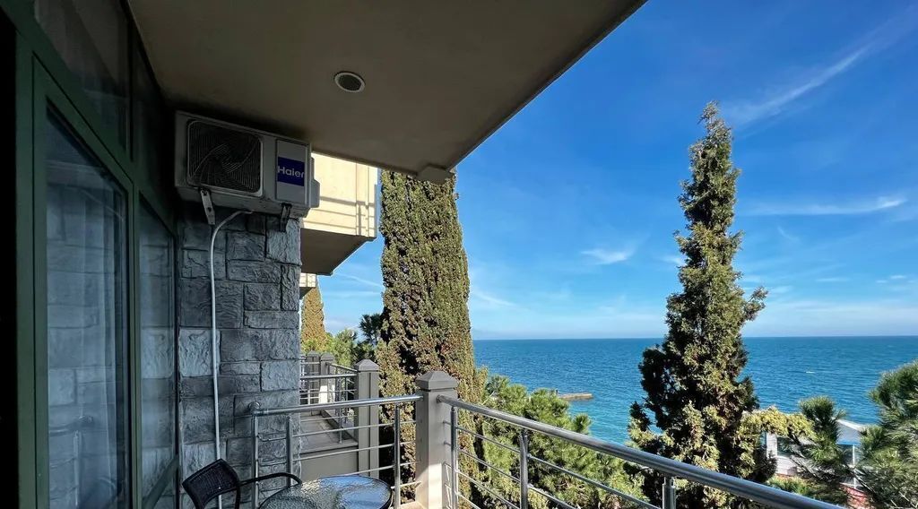 комната г Алушта ул Набережная 4а фото 2