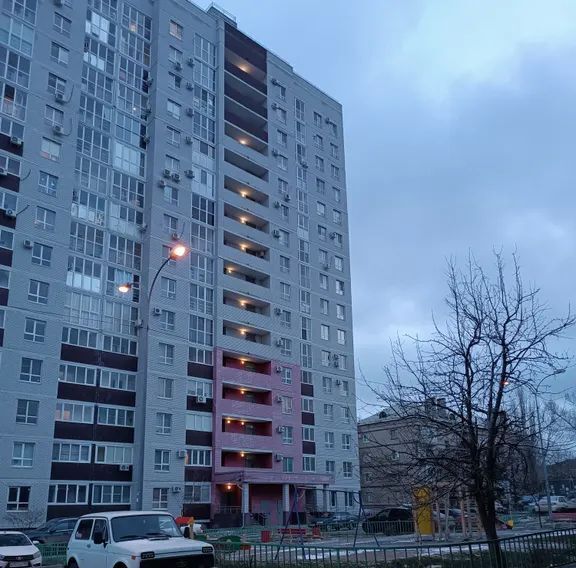 квартира г Волгоград р-н Тракторозаводский ул им. Демьяна Бедного 2а фото 17