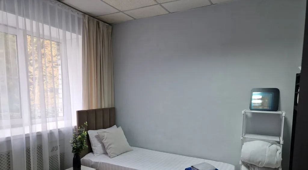 комната г Барнаул р-н Октябрьский пр-кт Комсомольский 112 фото 2