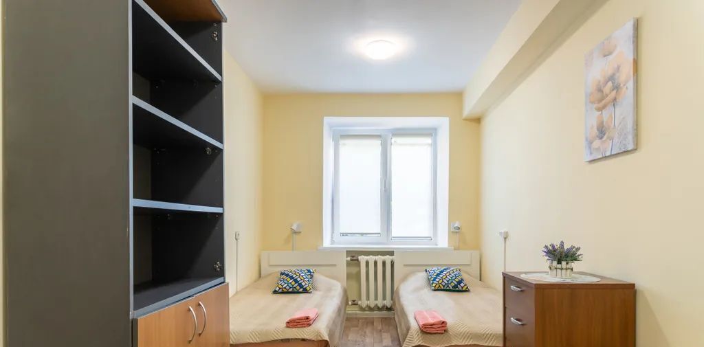комната г Уфа р-н Орджоникидзевский ул Мира 7 фото 1