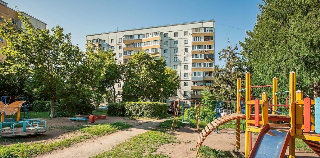 квартира г Тольятти р-н Автозаводский ул Автостроителей 37 фото 2