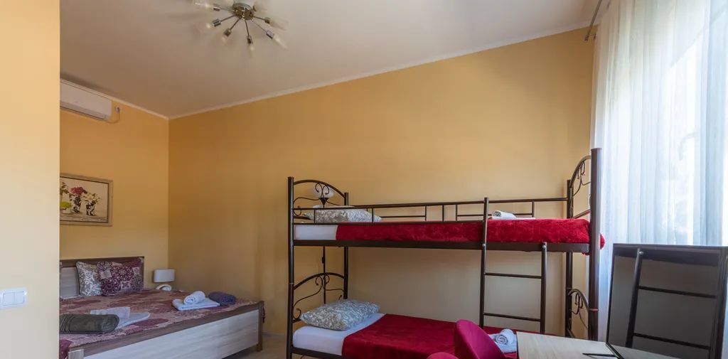 комната г Алушта с Малореченское ул Алексея Дижа 5 фото 2