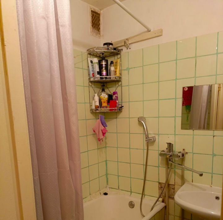 комната г Тольятти р-н Автозаводский б-р Орджоникидзе 7 5-й кв-л фото 4
