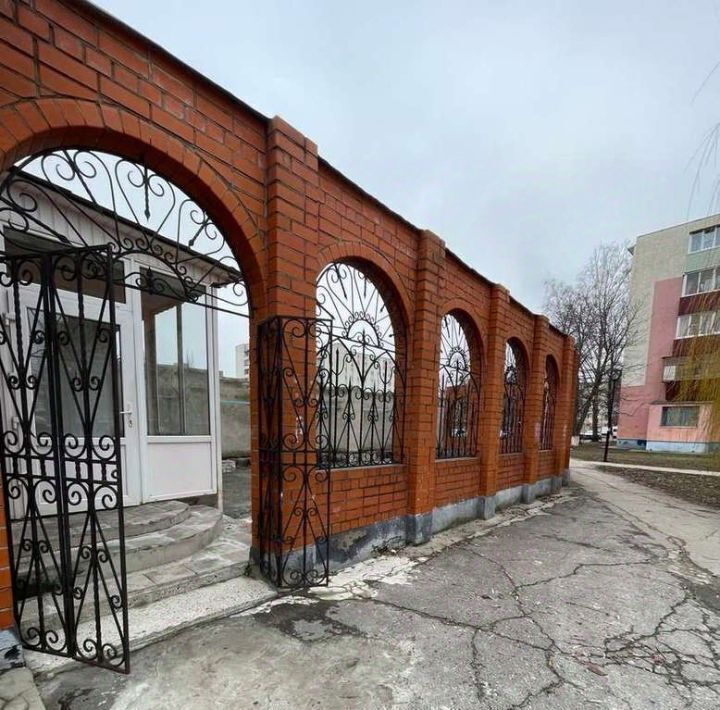 торговое помещение г Старый Оскол микрорайон Приборостроитель 26с 1 фото 2