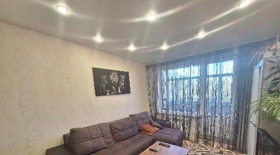 квартира г Тольятти р-н Автозаводский ул Юбилейная 45 фото 3