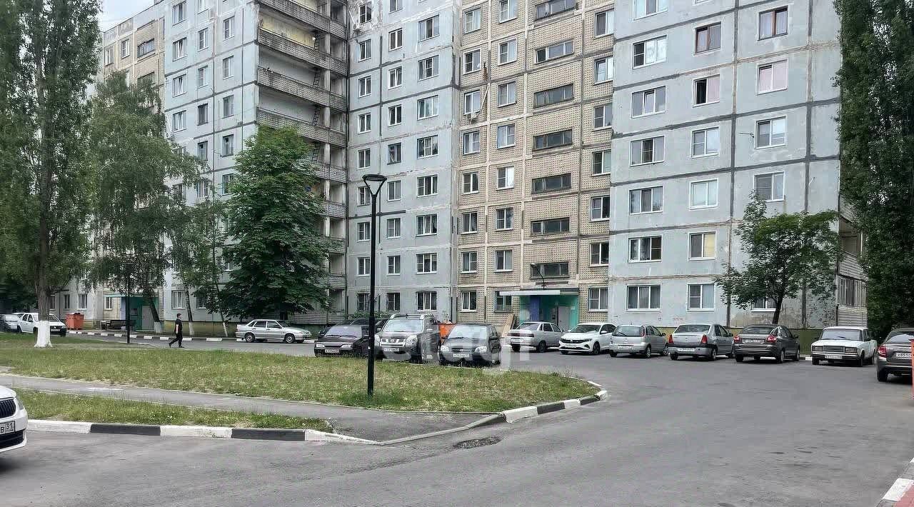 квартира г Старый Оскол микрорайон Макаренко 12 фото 11