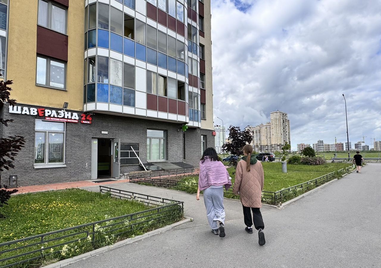 торговое помещение р-н Всеволожский п Бугры б-р Петровский 25 Девяткино, Бугровское городское поселение фото 2