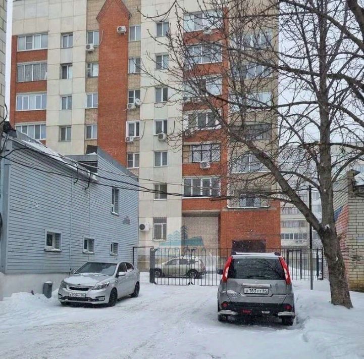 квартира г Саратов р-н Волжский ул Октябрьская 10/12 фото 22