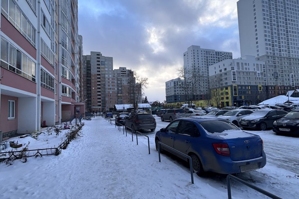 квартира г Екатеринбург р-н Орджоникидзевский Екатеринбург городской округ, улица Бакинских Комиссаров, 105 фото 5