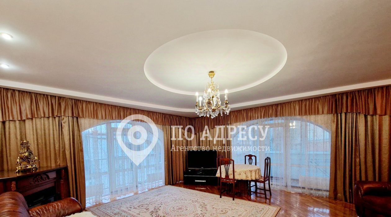 квартира г Саратов р-н Фрунзенский пл Театральная 1/37 фото 8
