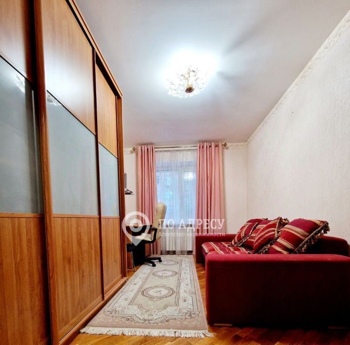 квартира г Саратов р-н Фрунзенский пл Театральная 1/37 фото 17
