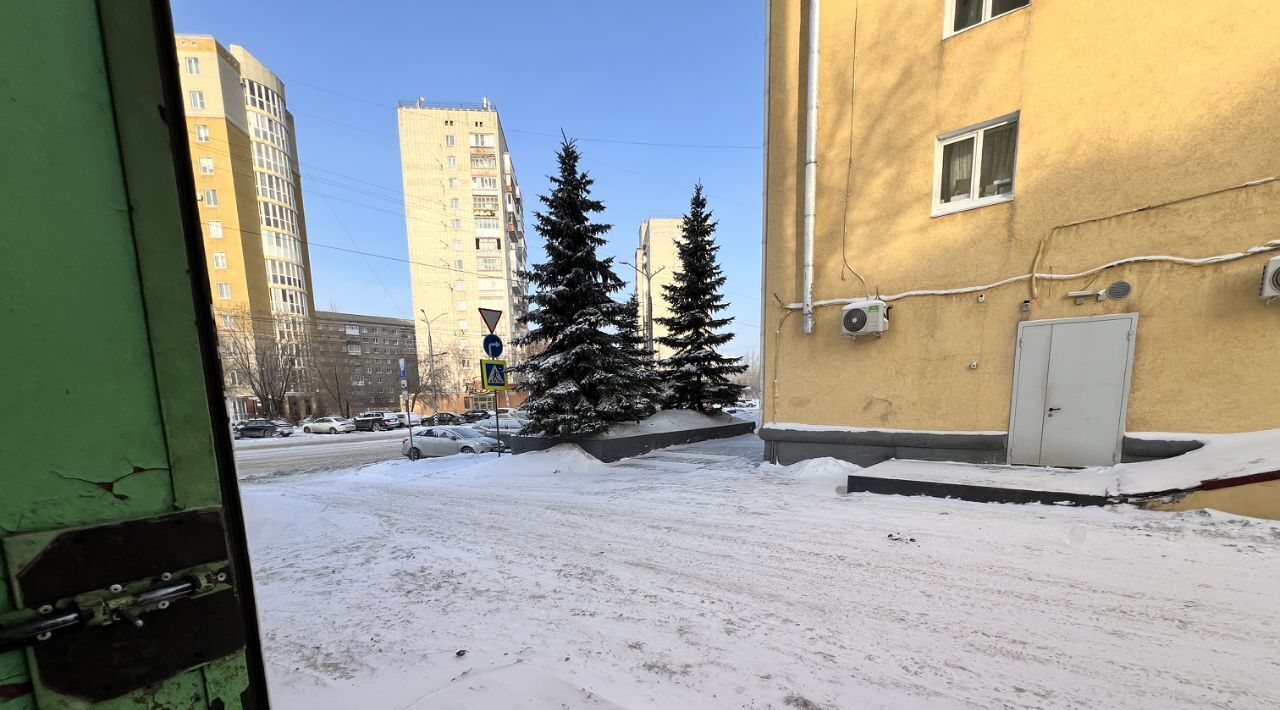 торговое помещение г Омск р-н Ленинский пр-кт Карла Маркса 87 фото 20