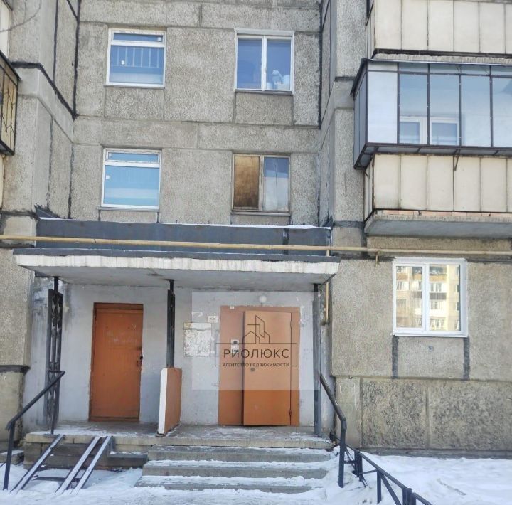 квартира г Магнитогорск р-н Орджоникидзевский ул Калмыкова 10/1 фото 2