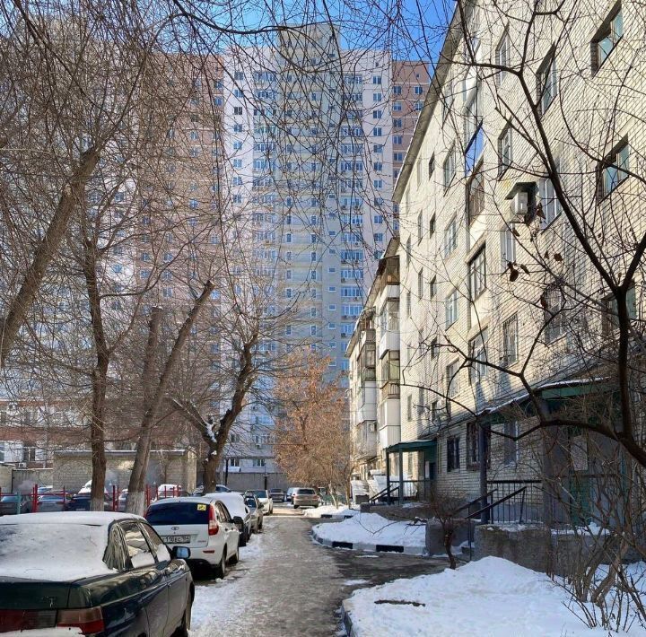 комната г Саратов р-н Октябрьский ул им Пугачева Е.И. 12/16 фото 2