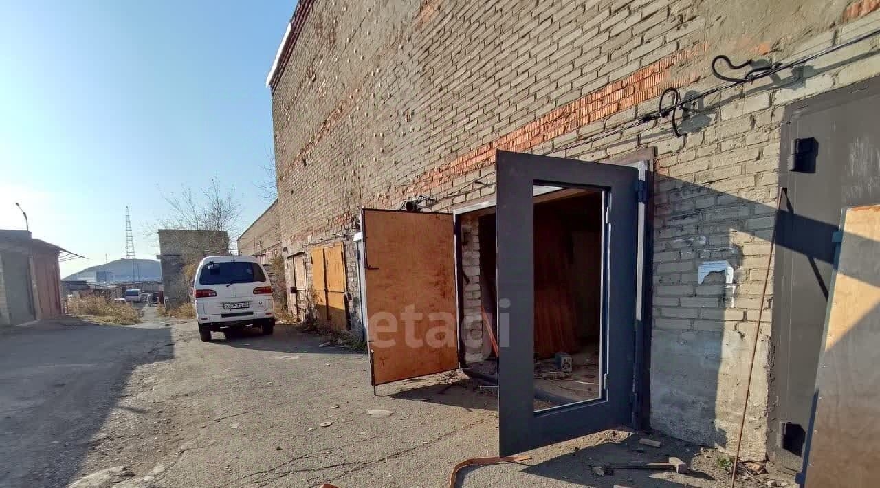 гараж г Владивосток р-н Ленинский пр-кт Красного Знамени фото 1