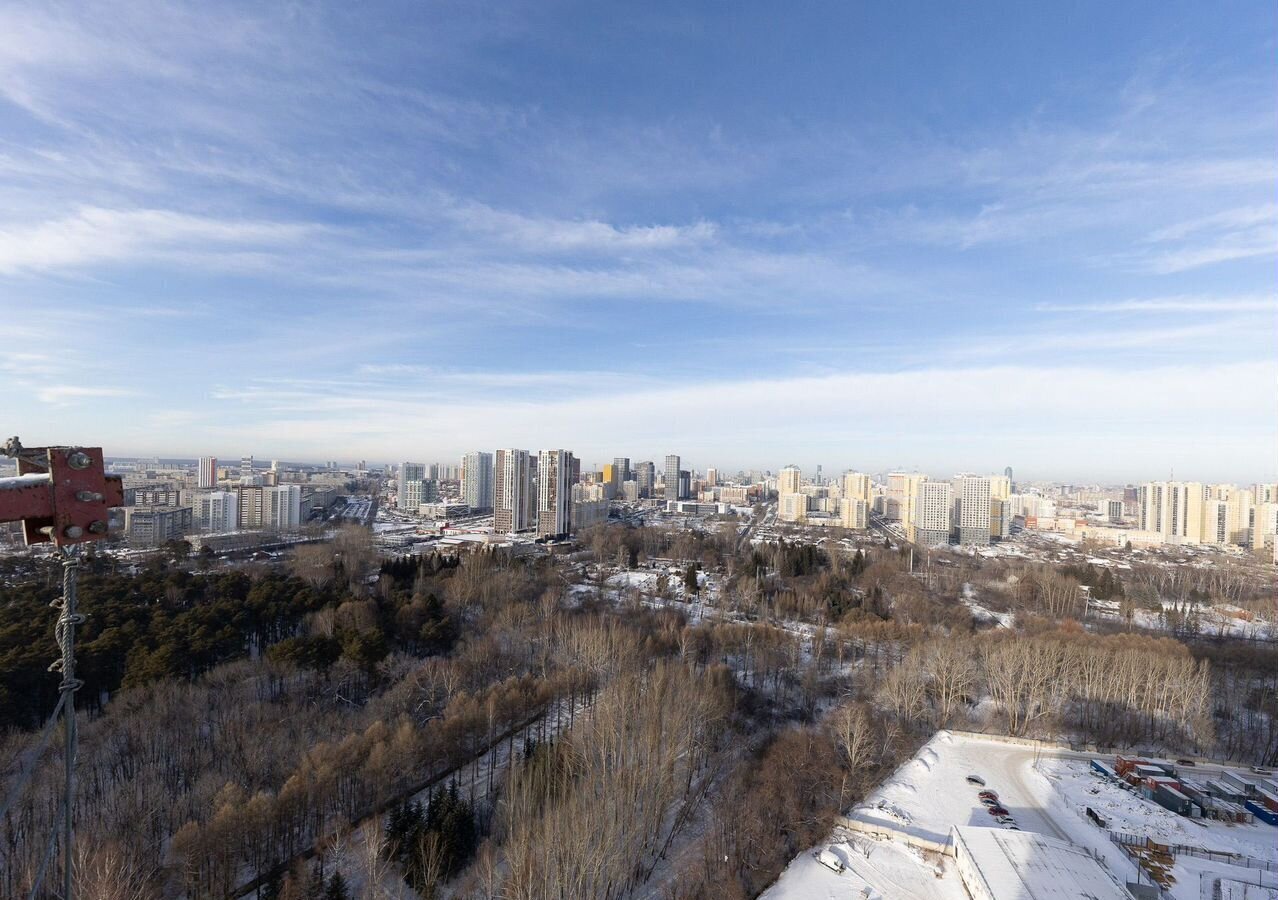 квартира г Екатеринбург р-н Чкаловский Чкаловская ул 8 Марта 204в фото 3