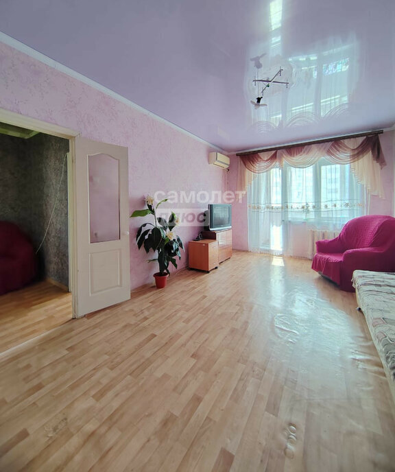 квартира г Астрахань ул Жилая 8к/1 фото 9