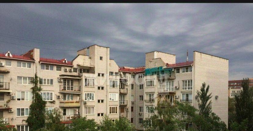 квартира г Астрахань р-н Ленинский ул Бертюльская 7 фото 1