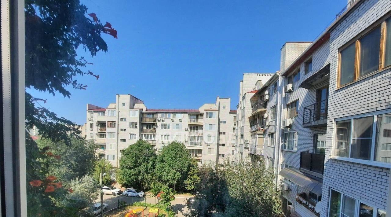 квартира г Астрахань р-н Ленинский ул Бертюльская 7 фото 4