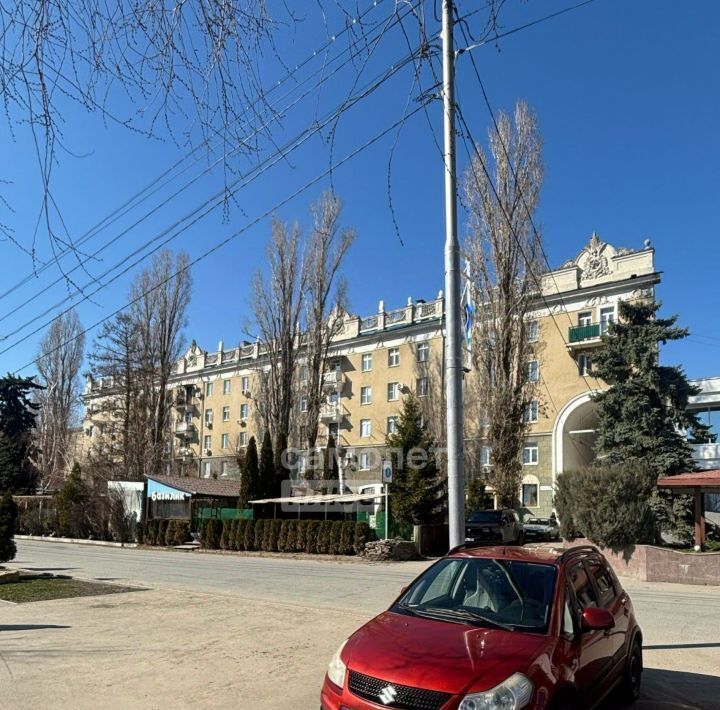 квартира г Саратов р-н Волжский наб Космонавтов 6 фото 2