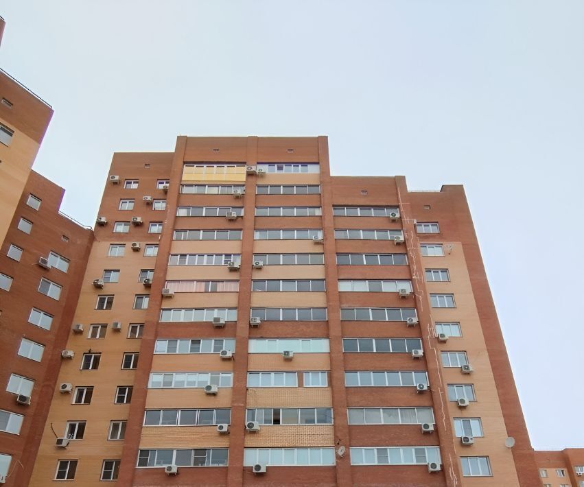 квартира г Тольятти р-н Автозаводский ул 40 лет Победы 17 фото 1